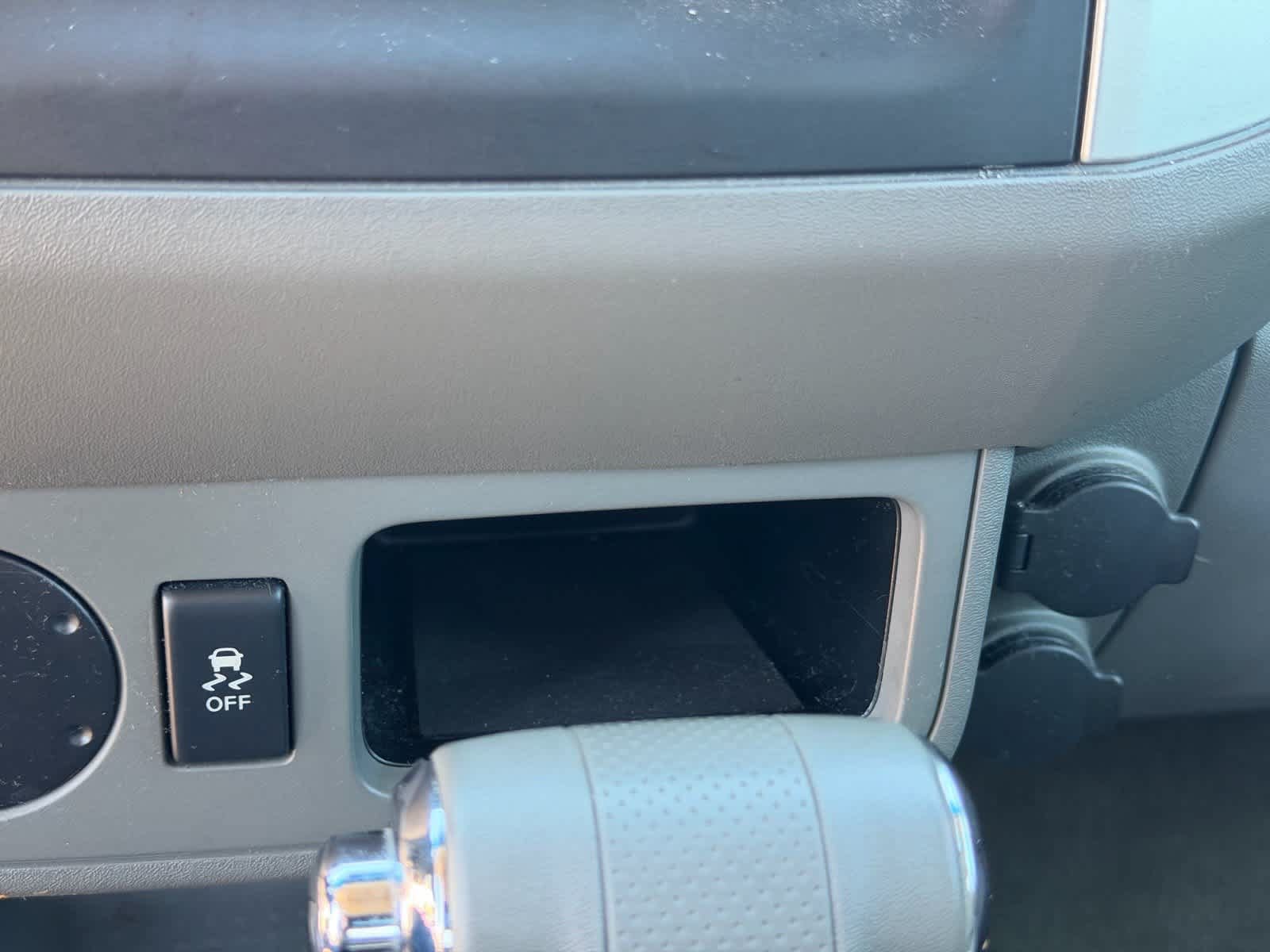 Used 2013 Nissan Frontier SV RWD image 18