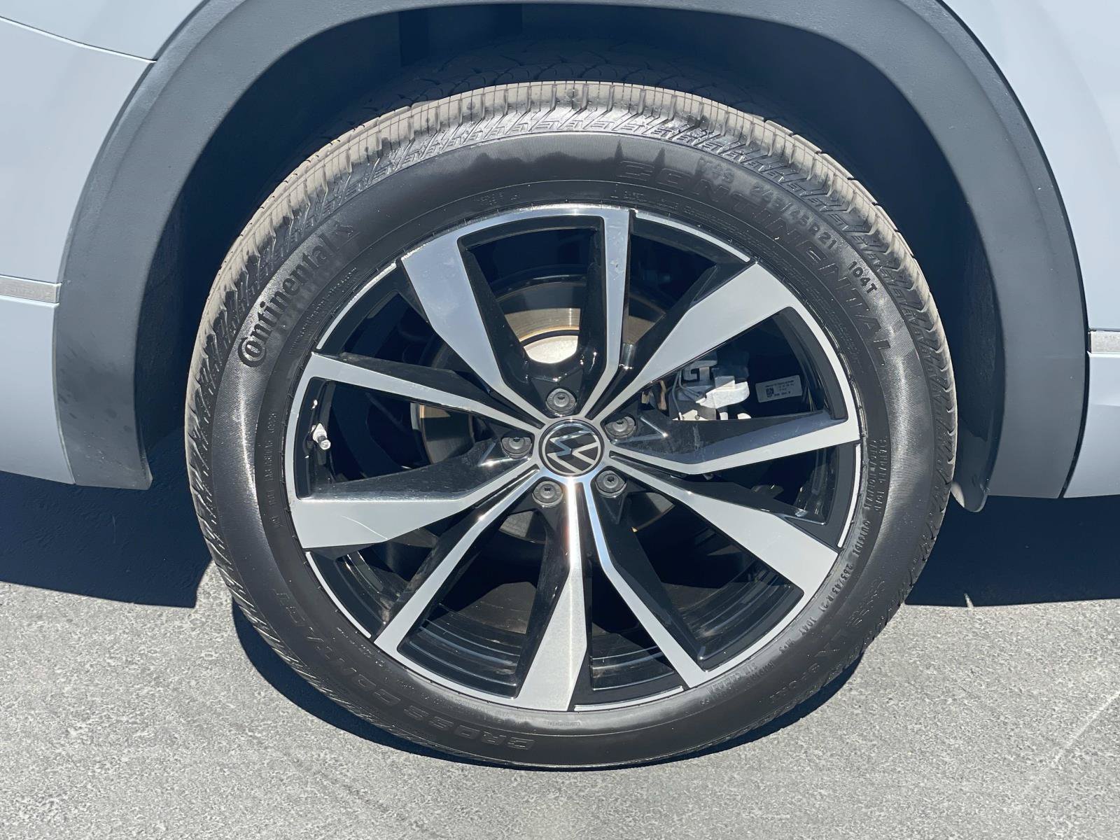 Certified 2025 Volkswagen Atlas SEL Premium R-Line AWD/4WD image 6