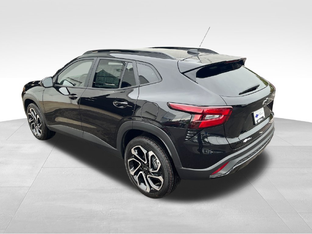 New 2026 Chevrolet Trax RS w/ Driver Confidence Package FWD image 3