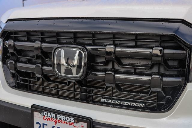 Used 2025 Honda Ridgeline Black Edition image 13