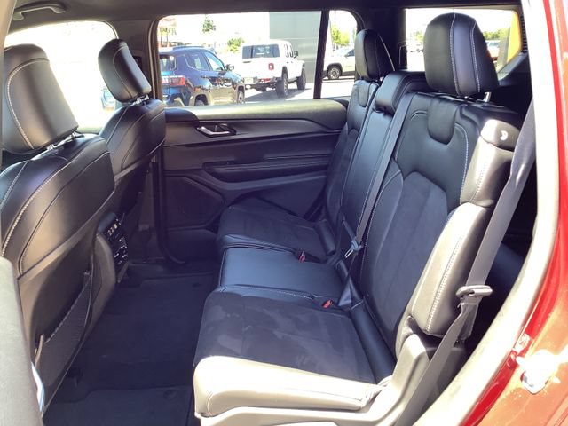 Used 2023 Jeep Grand Cherokee L Laredo AWD/4WD image 24