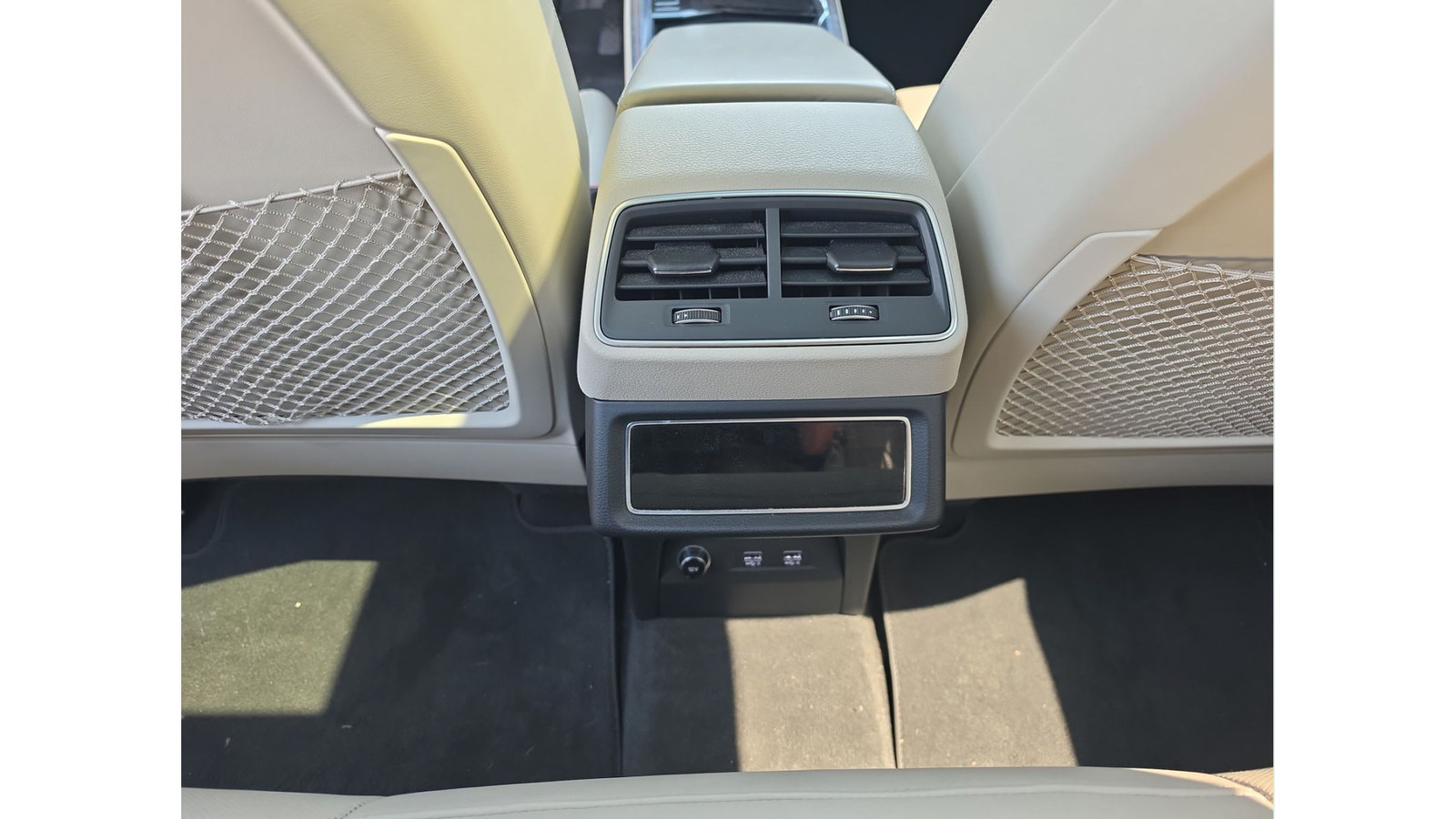 Used 2019 Audi e-tron Prestige w/ Prestige Package AWD/4WD image 13