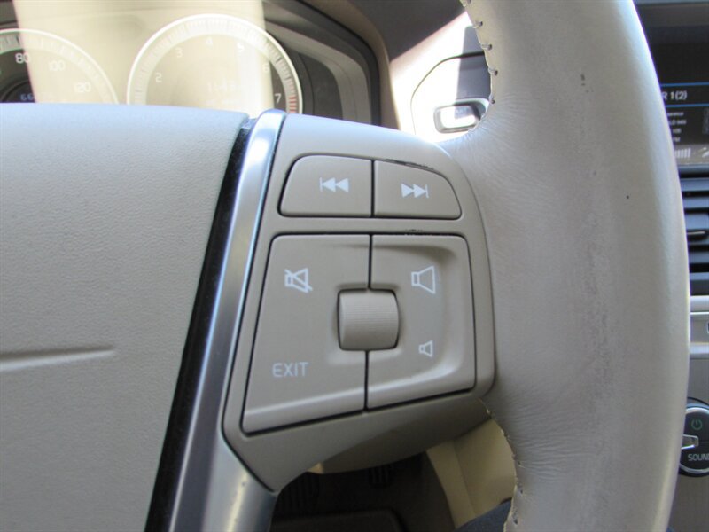 Used 2012 Volvo XC60 3.2 FWD image 14