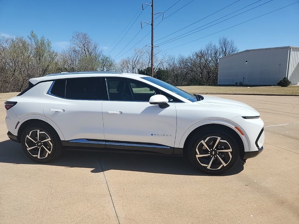 Certified 2025 Chevrolet Equinox EV LT w/ Convenience Package image 4