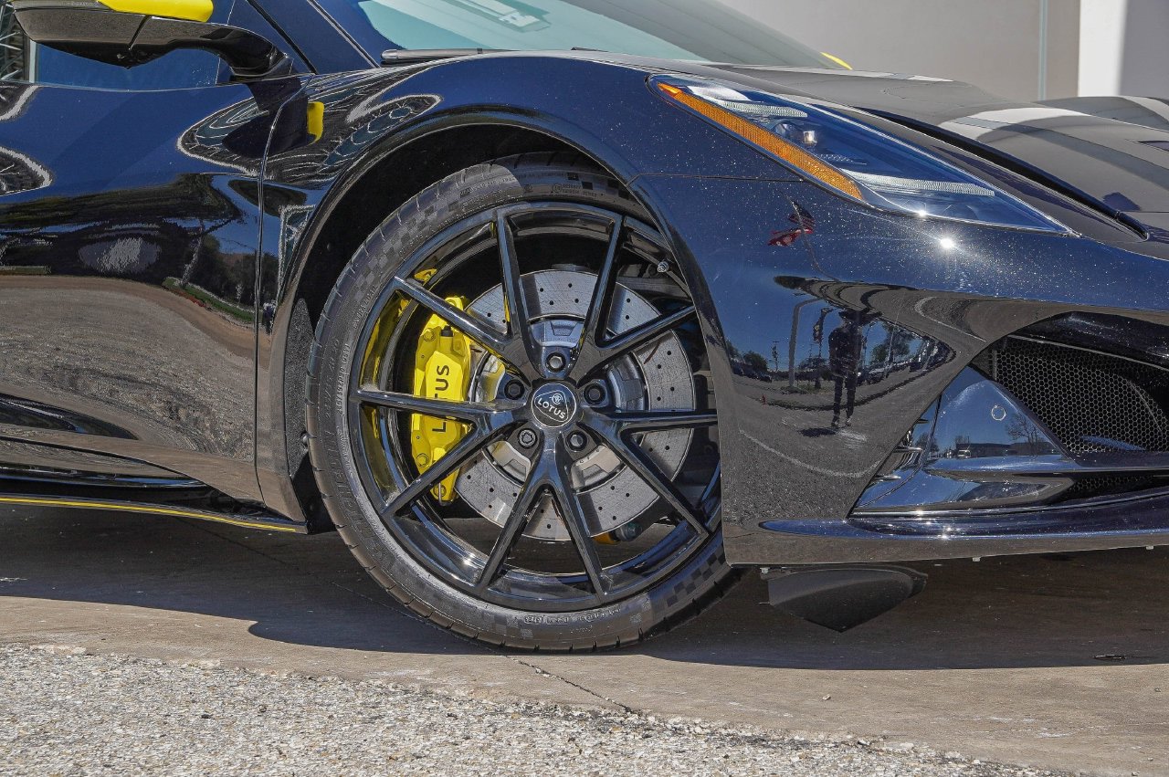 New 2026 Lotus Emira SE RWD image 2
