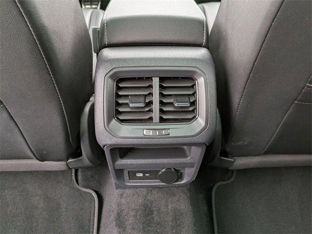 Used 2023 Volkswagen Tiguan SE R-Line image 18