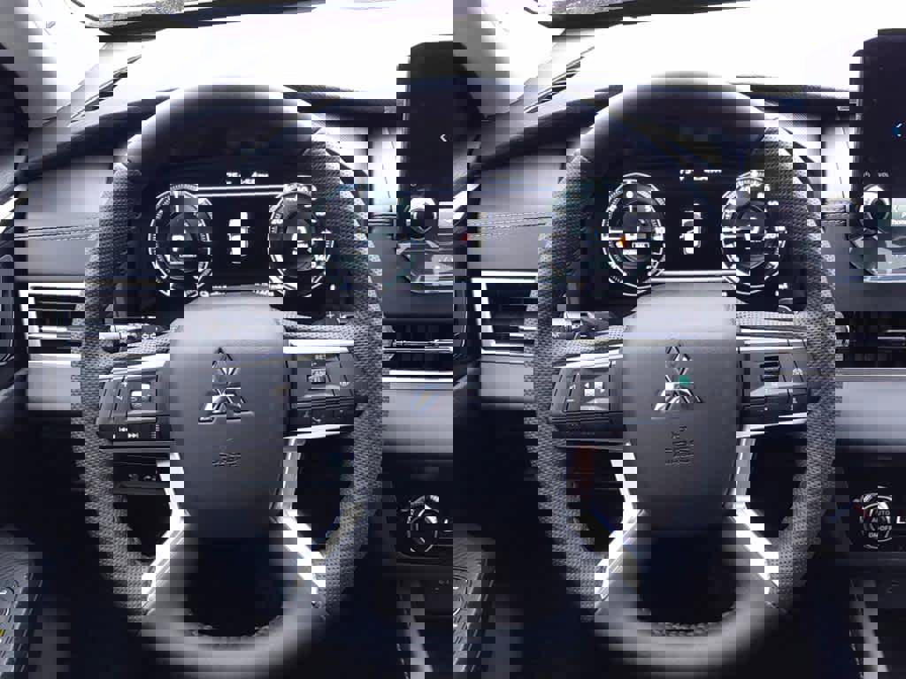 New 2025 Mitsubishi Outlander SE image 7