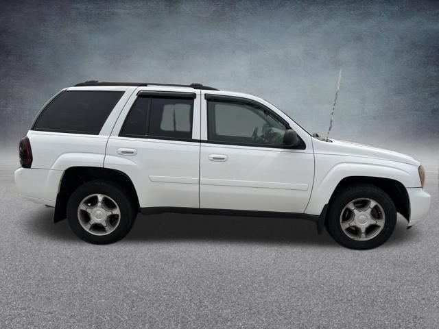 Used 2008 Chevrolet TrailBlazer LT w/ Sun And Sound Package AWD/4WD image 5