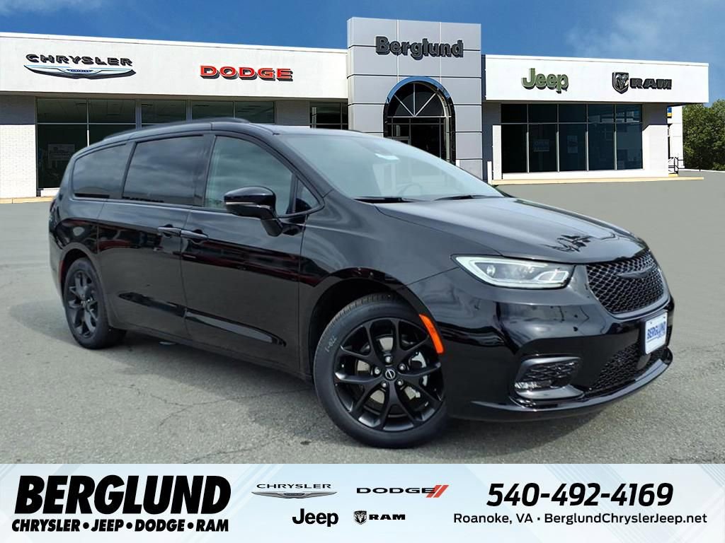 New 2026 Chrysler Pacifica Select image 1