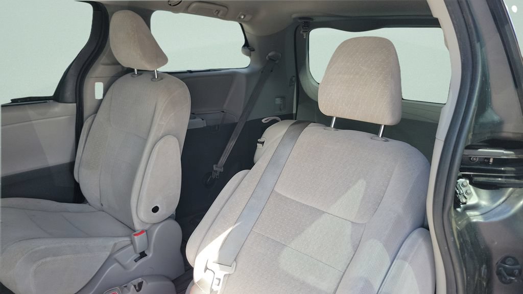 Used 2020 Toyota Sienna LE FWD image 10
