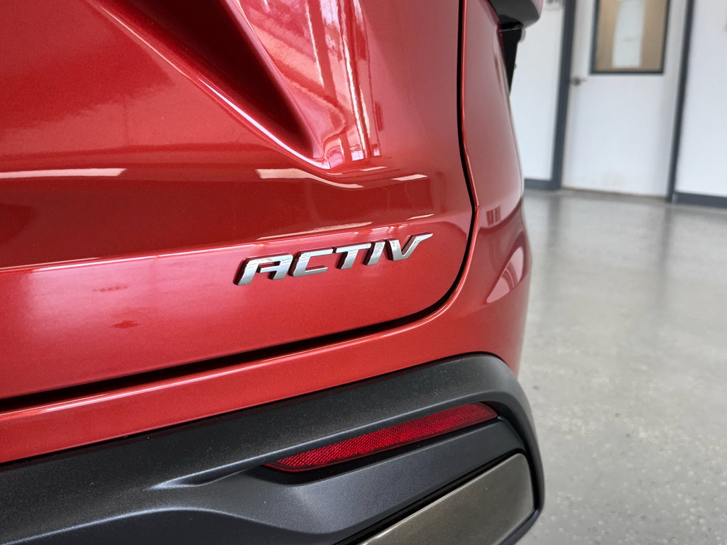 Used 2024 Chevrolet Trax ACTIV w/ Sunroof Package FWD image 31