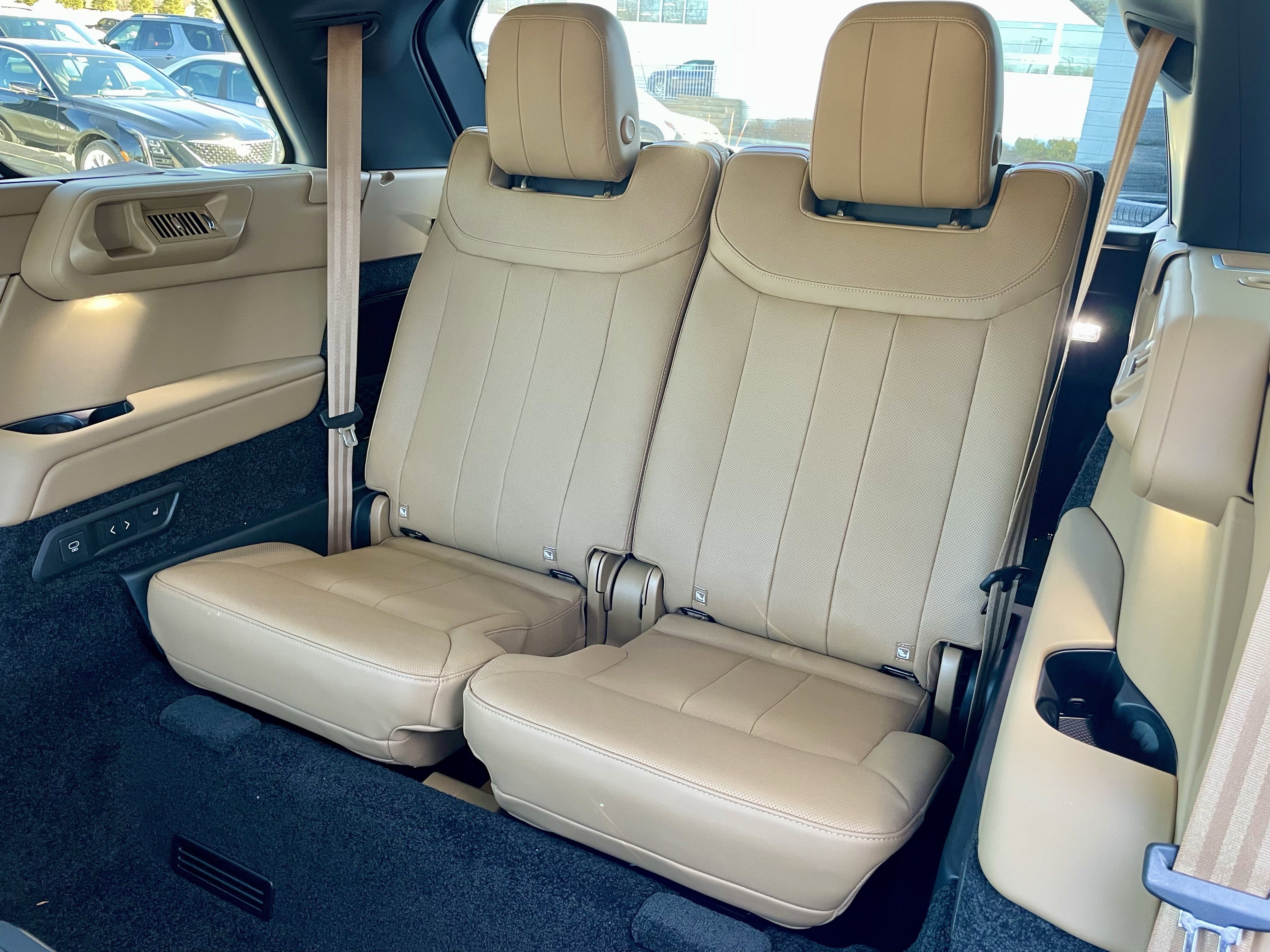 Certified 2024 Land Rover Range Rover Long Wheelbase SE image 32