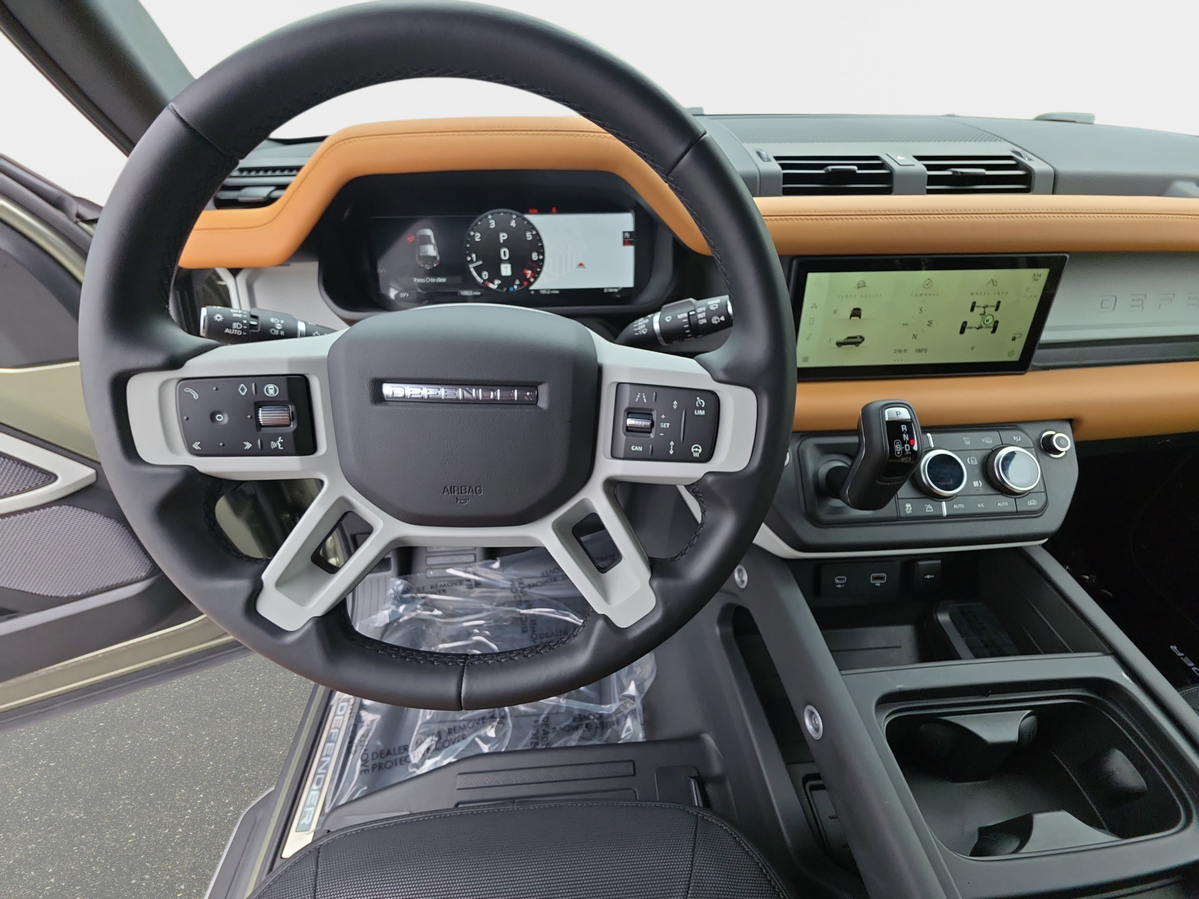 Certified 2024 Land Rover Defender 110 X-Dynamic SE AWD/4WD image 15