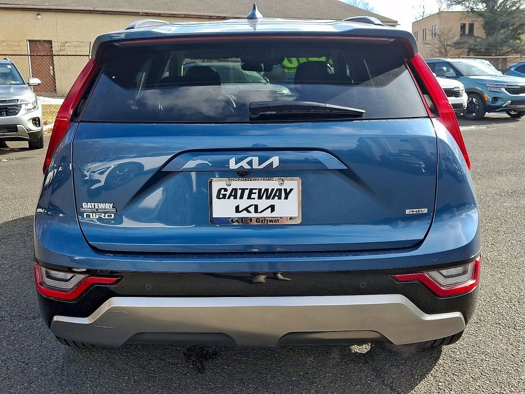 Certified 2024 Kia Niro SX Touring image 5