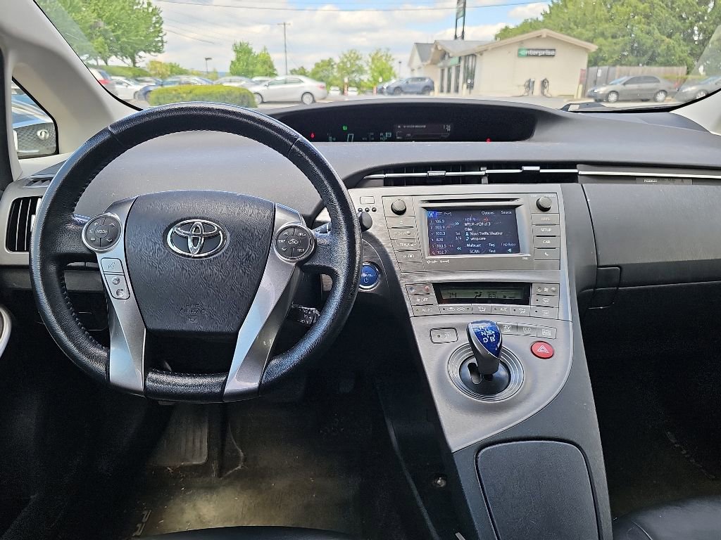 Used 2015 Toyota Prius Persona Series FWD image 2
