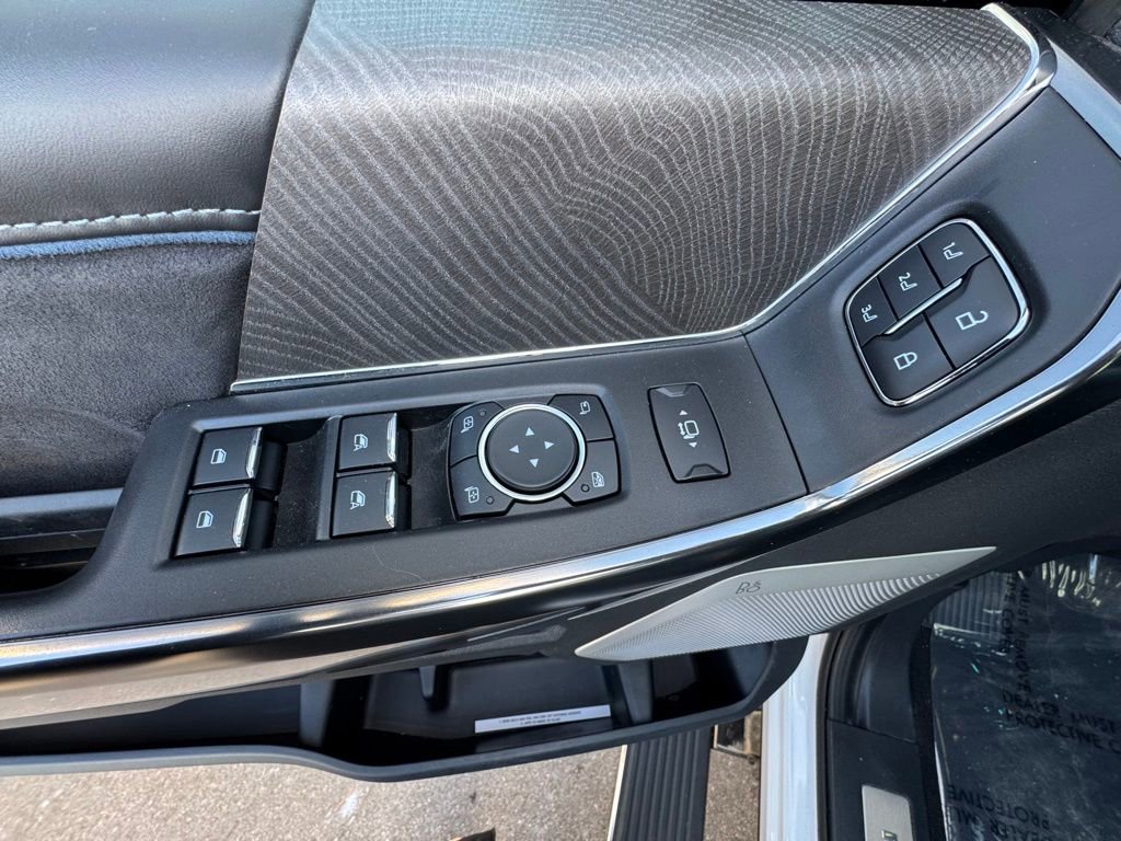 Used 2025 Ford F250 Platinum image 19