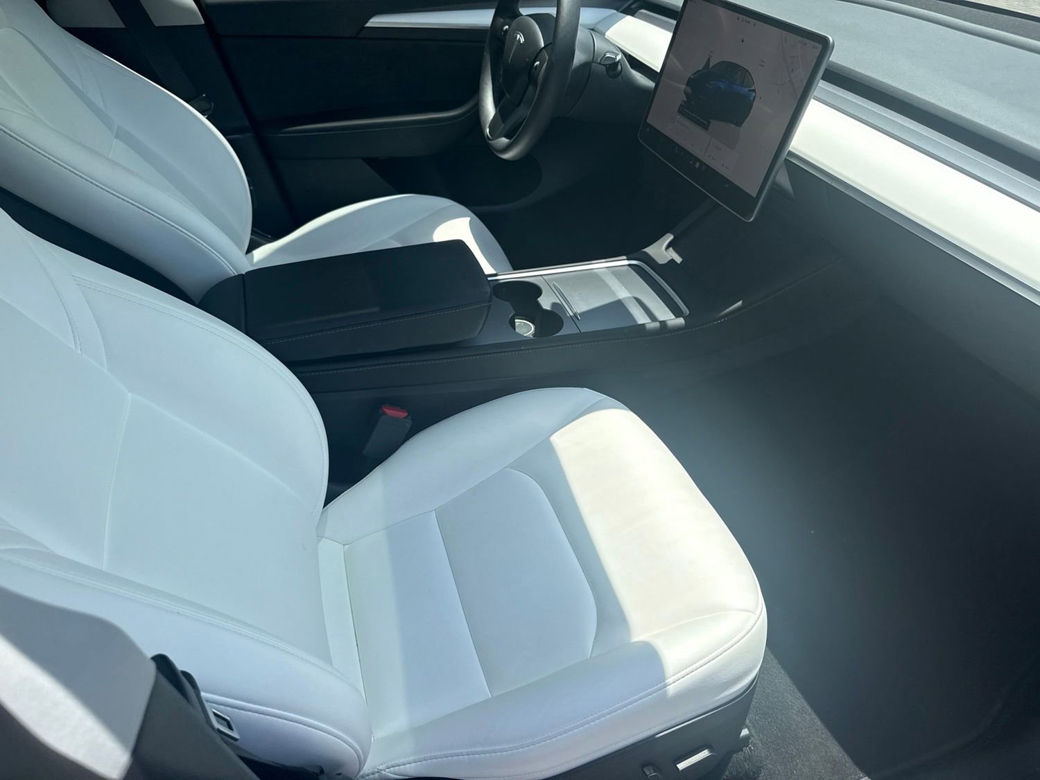 Used 2023 Tesla Model Y Performance AWD/4WD image 2