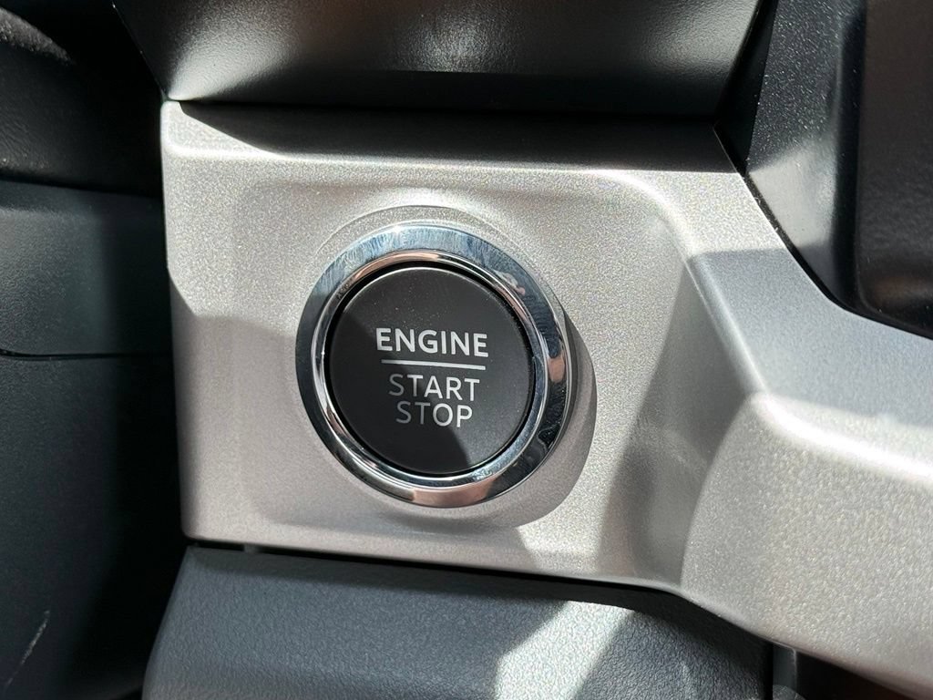 New 2026 Ford F250 XLT w/ XLT Premium Package AWD/4WD image 11