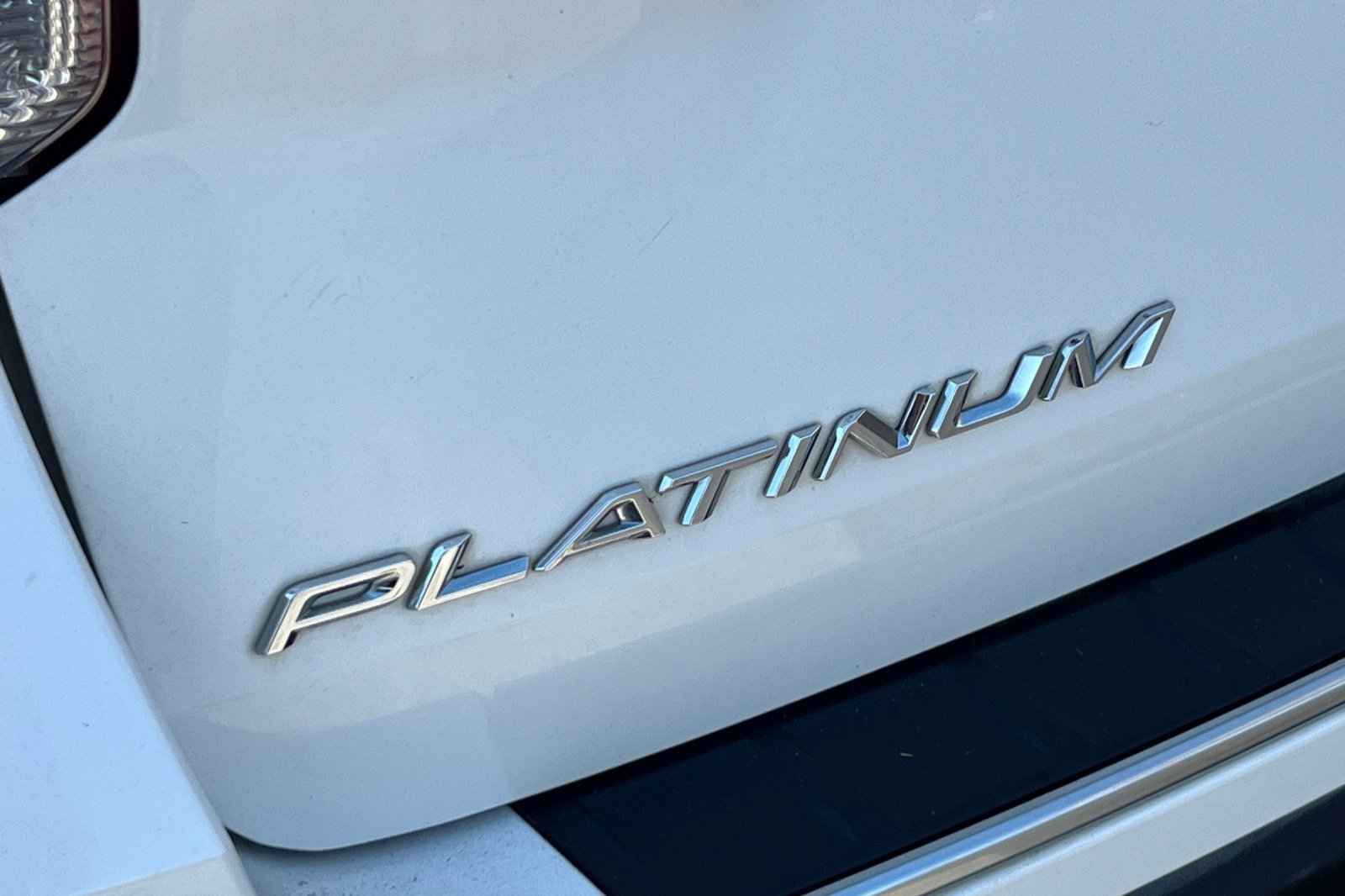 Used 2020 Ford Explorer Platinum w/ Premium Technology Package image 29