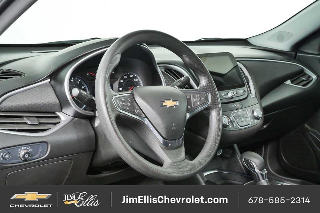 Used 2025 Chevrolet Malibu LT FWD image 4