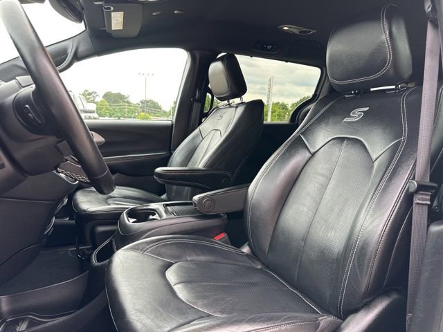 Used 2021 Chrysler Pacifica Touring-L w/ S Appearance Package FWD image 10