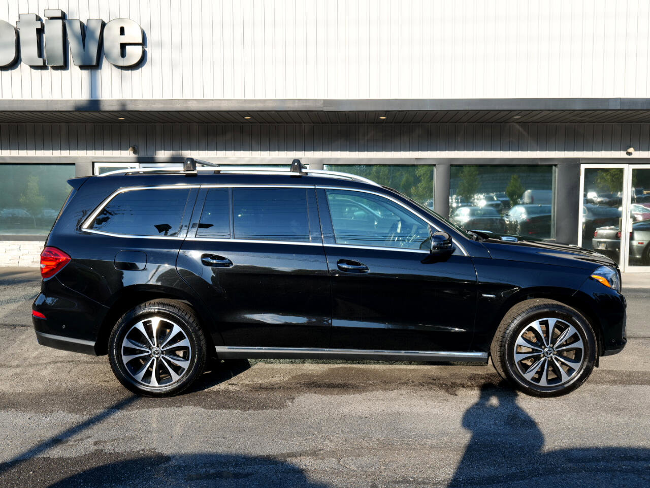 Used 2019 Mercedes-Benz GLS 450 4MATIC w/ Grand Edition Package image 4
