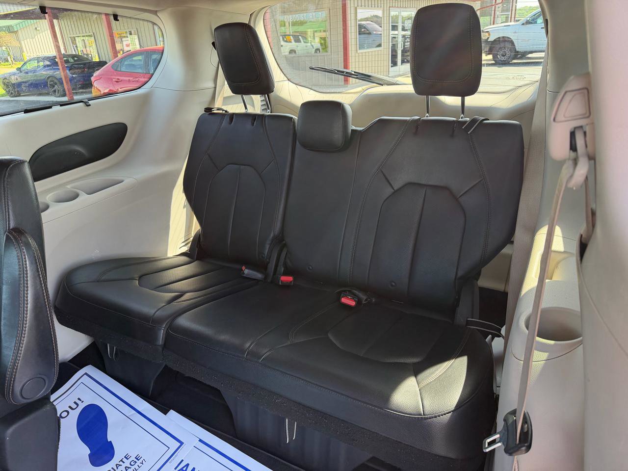 Used 2020 Chrysler Pacifica Touring-L image 17