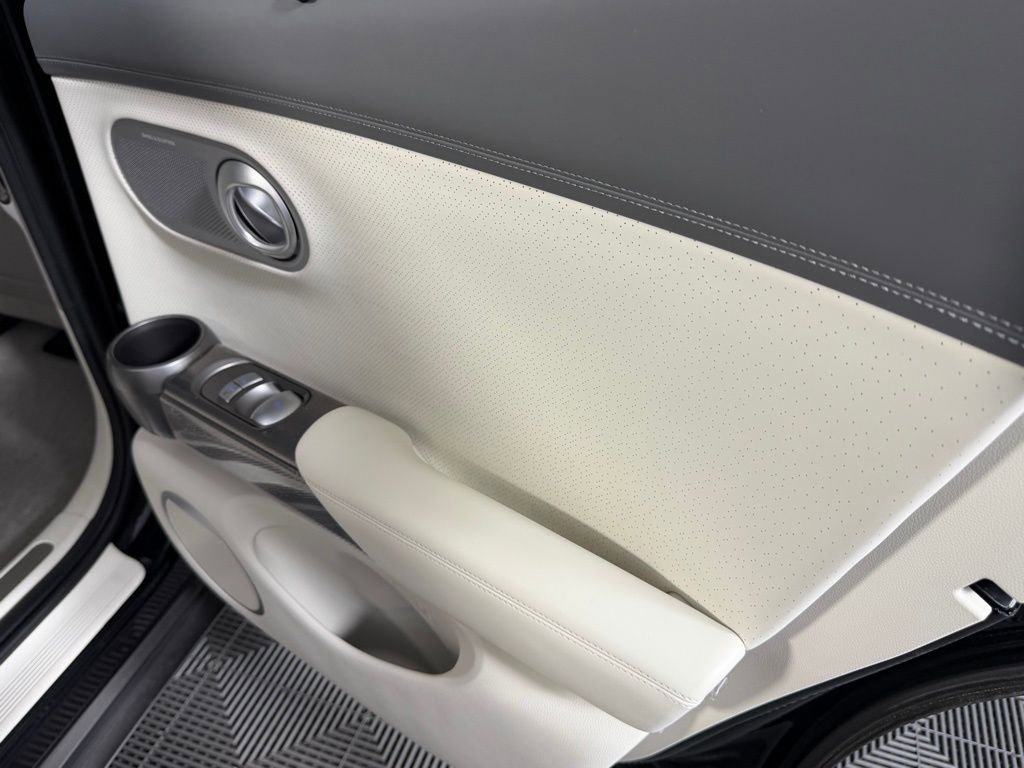 Used 2025 Genesis GV60 Advanced image 32