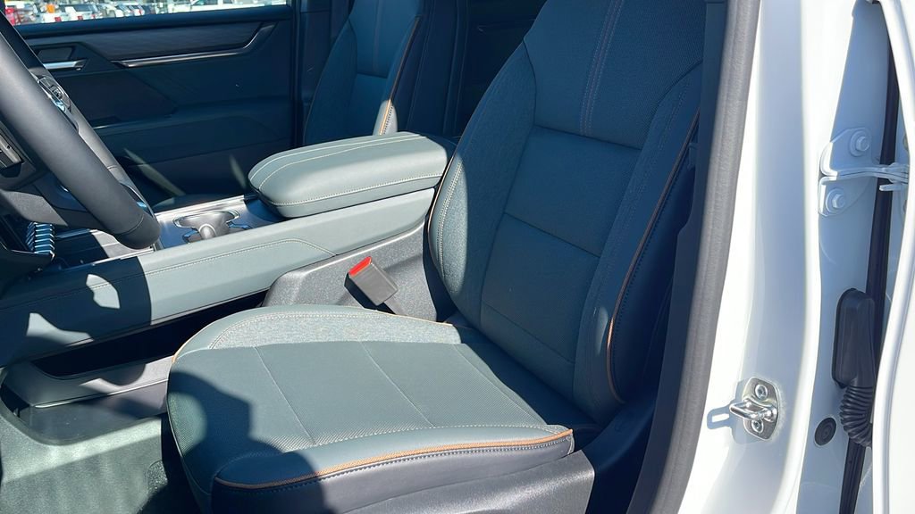 New 2026 GMC Acadia AT4 image 10