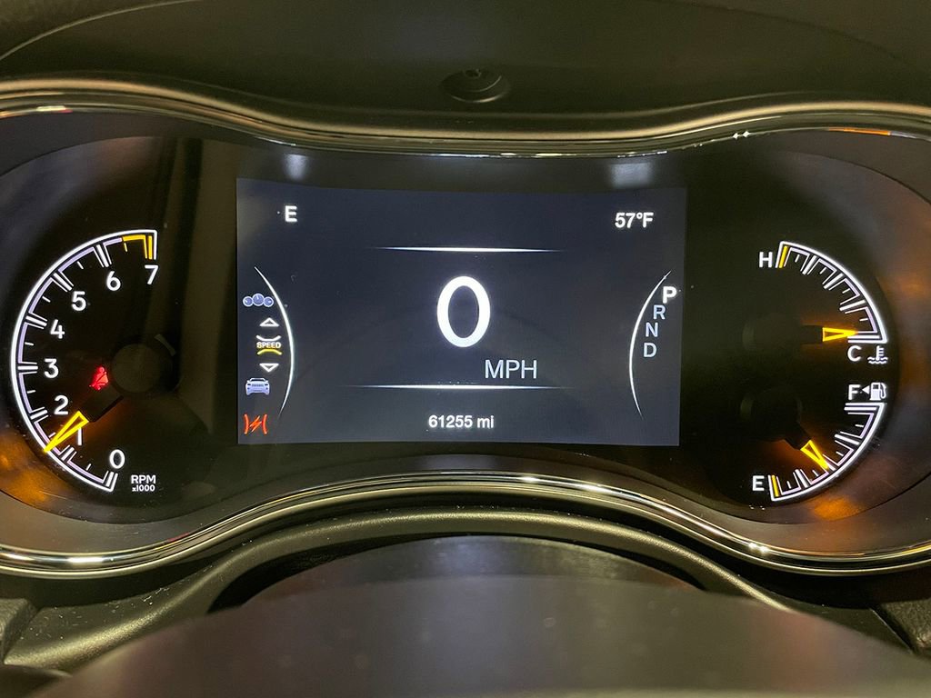 Used 2019 Jeep Grand Cherokee Laredo image 29