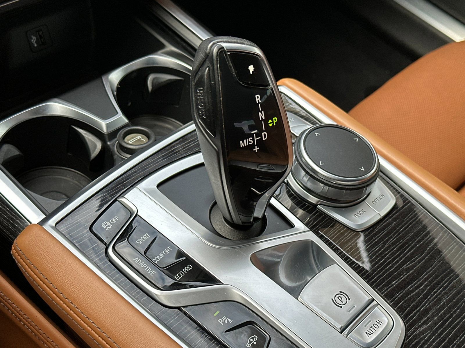 Used 2019 BMW 750i w/ M Sport Package image 25