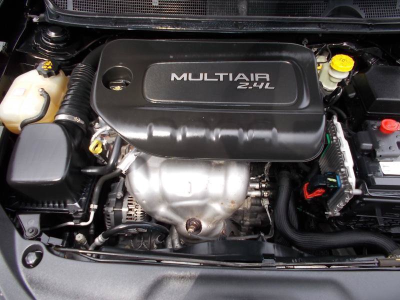 Used 2015 Dodge Dart SXT FWD image 18