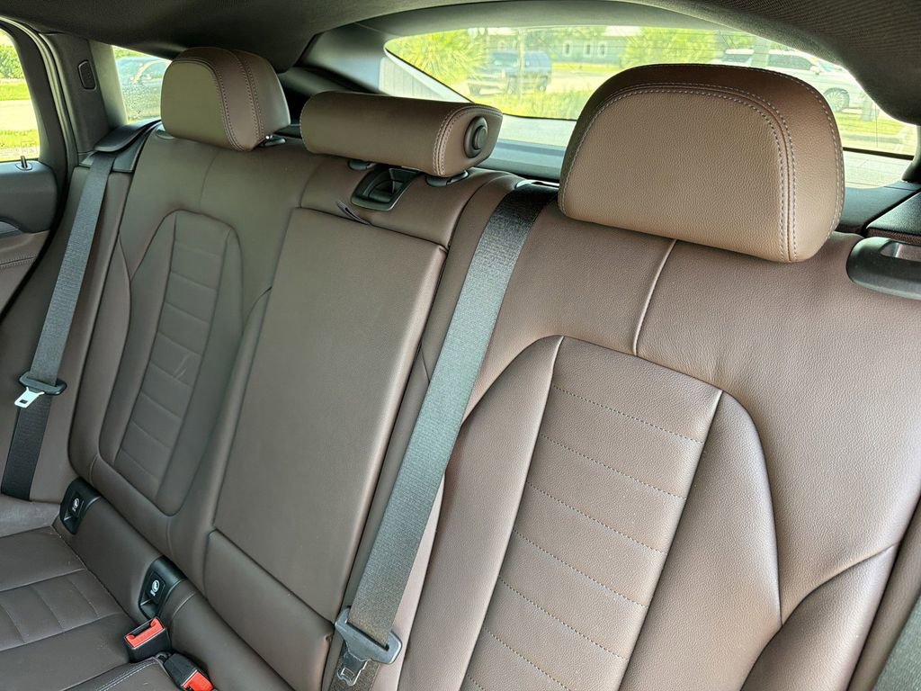 Used 2022 BMW X4 xDrive30i w/ M Sport Package AWD/4WD image 19