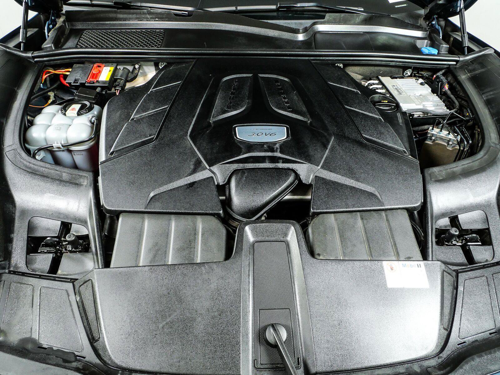 Certified 2020 Porsche Cayenne AWD/4WD image 38