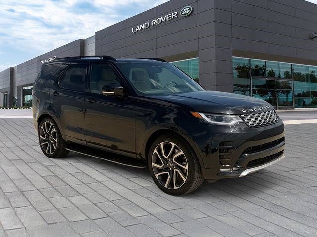 Certified 2024 Land Rover Discovery Metropolitan Edition AWD/4WD image 7
