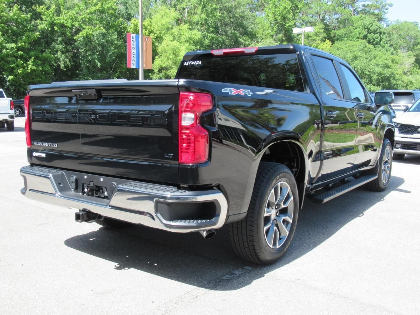 Used 2026 Chevrolet Silverado 1500 LT AWD/4WD image 7