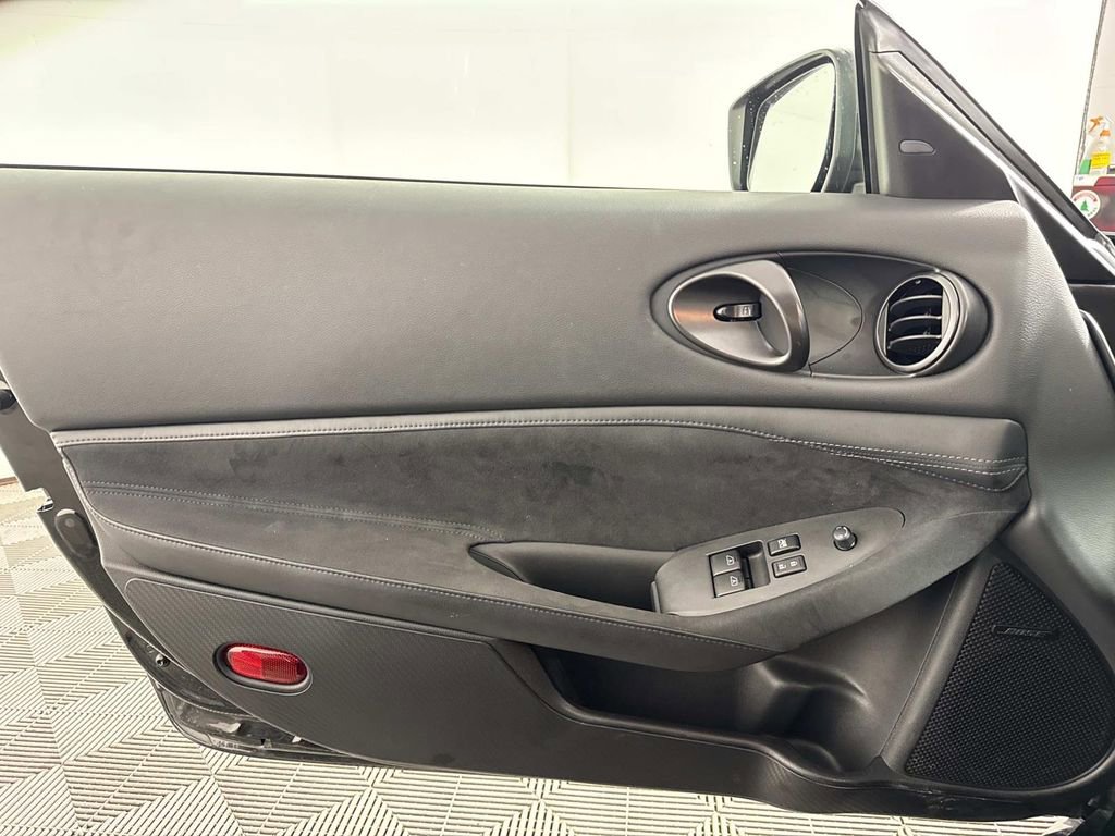 Used 2024 Nissan Z Performance w/ Floor Mat Package image 27