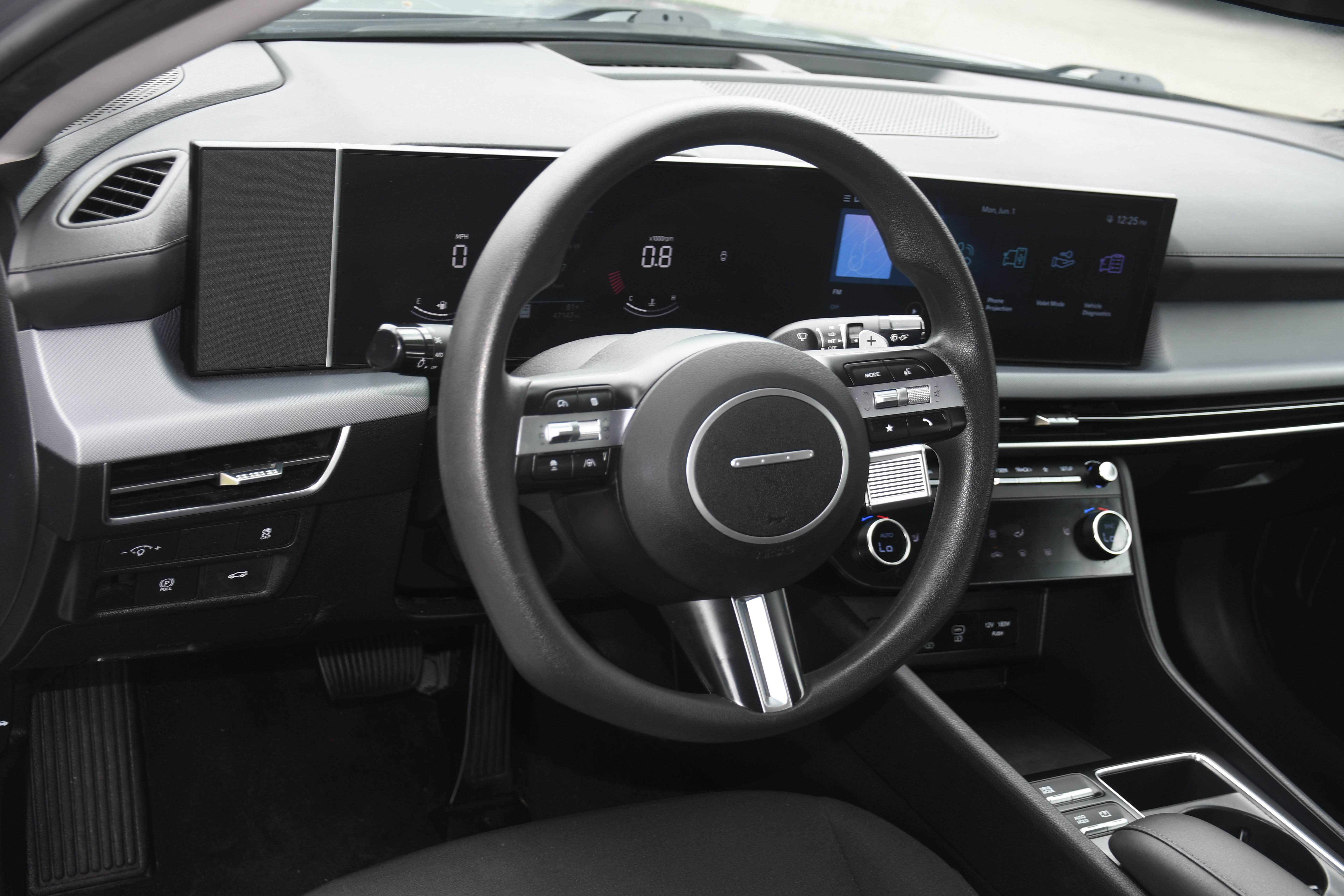 Used 2025 Hyundai Sonata SEL FWD image 8