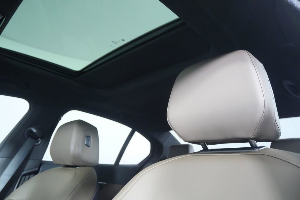 Used 2026 BMW 540i xDrive w/ M Sport Package image 12