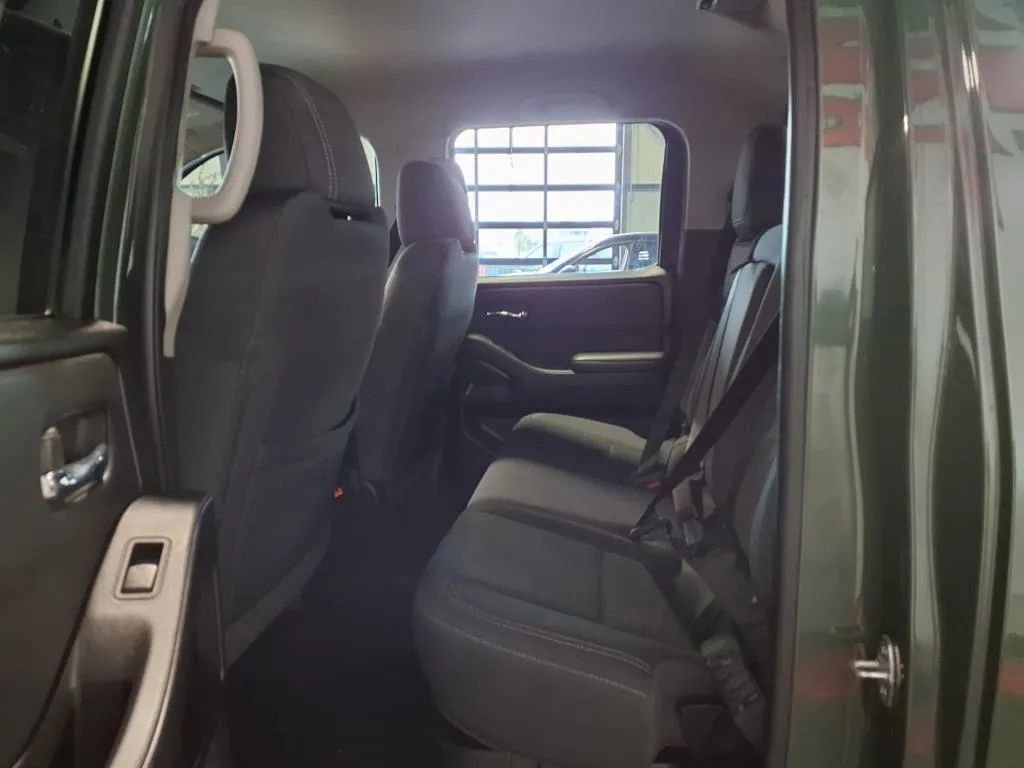 Used 2022 Nissan Frontier SV w/ Technology Package image 14