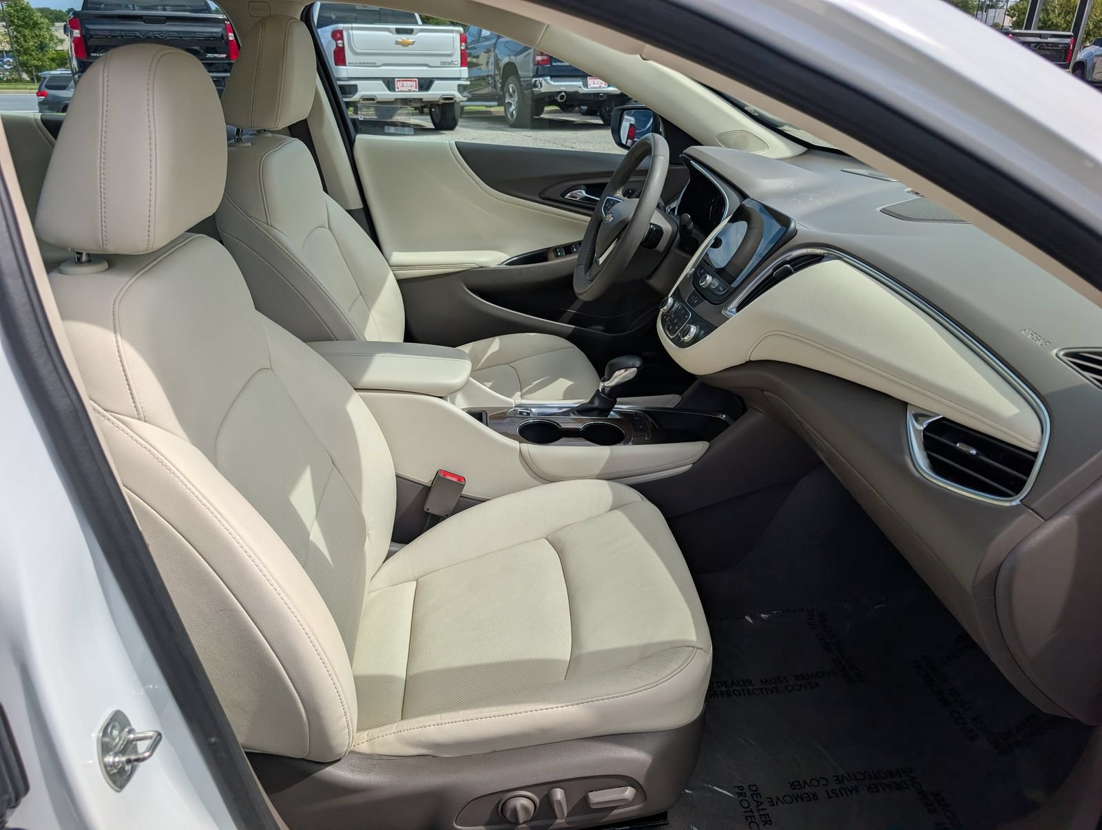 Used 2024 Chevrolet Malibu LT FWD image 11