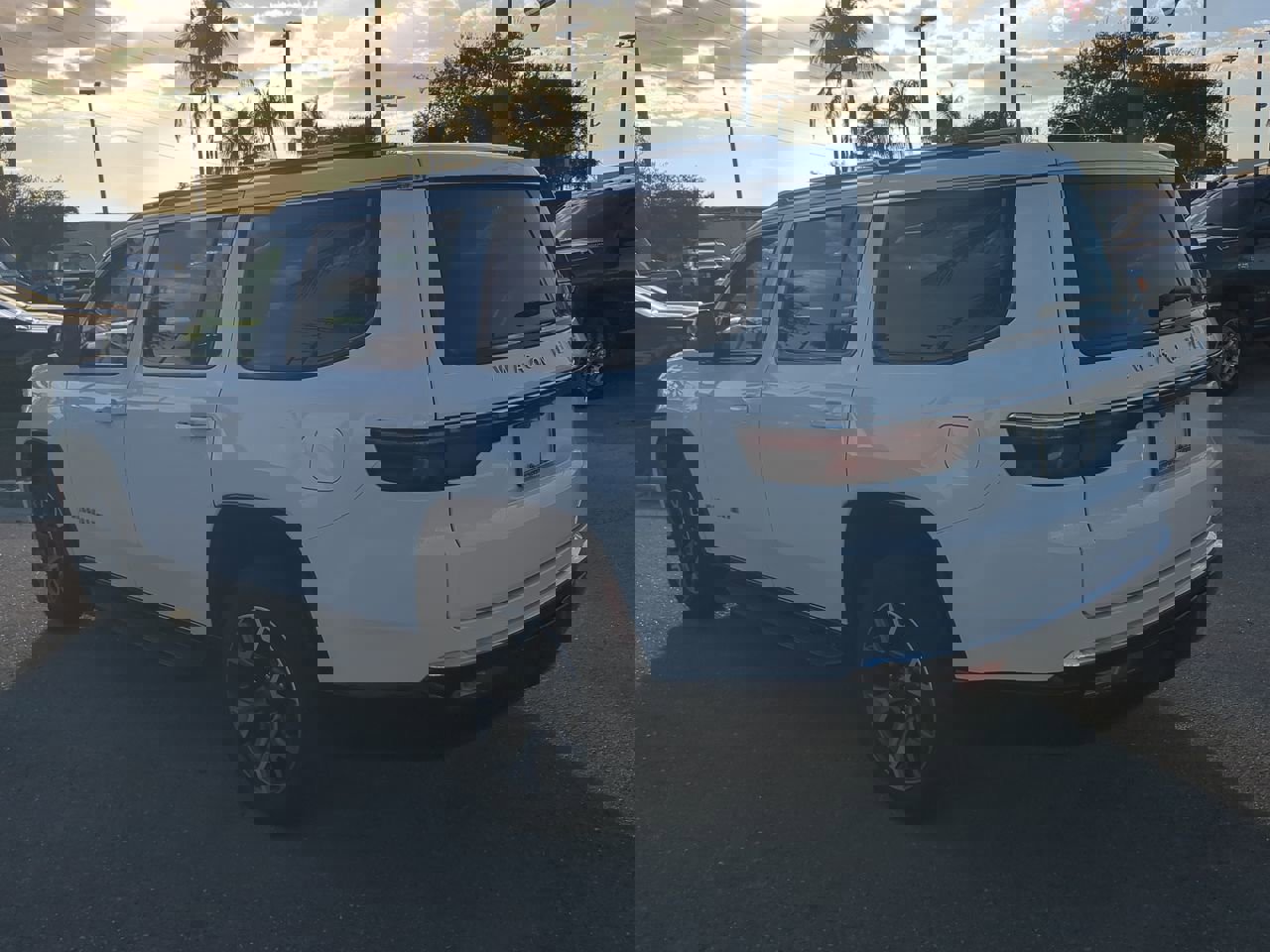 Used 2024 Jeep Wagoneer Series III image 7