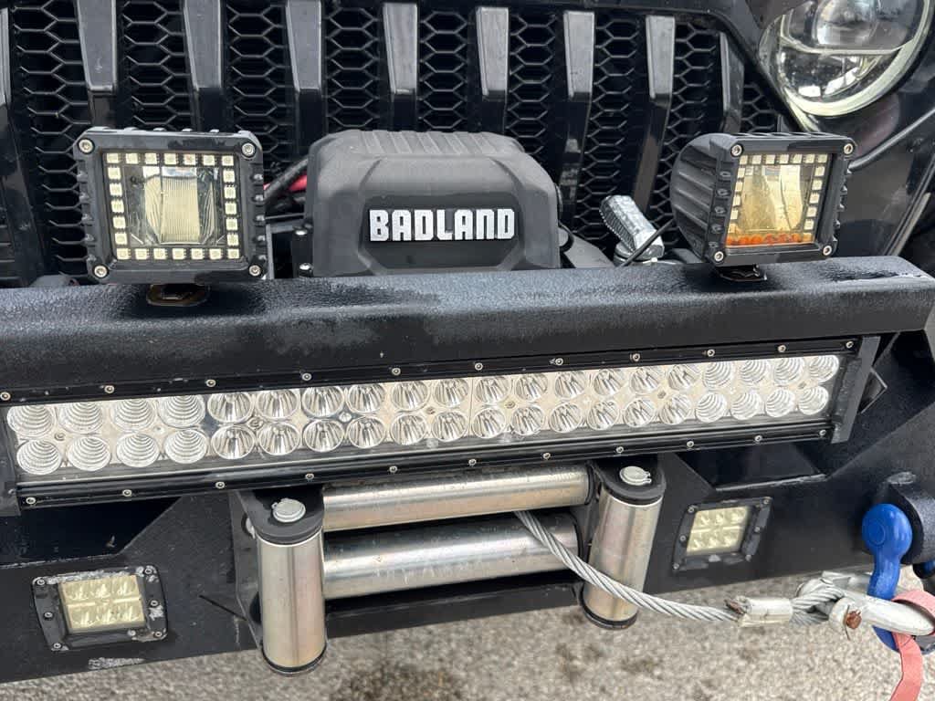 Used 2022 Jeep Gladiator Overland AWD/4WD image 9