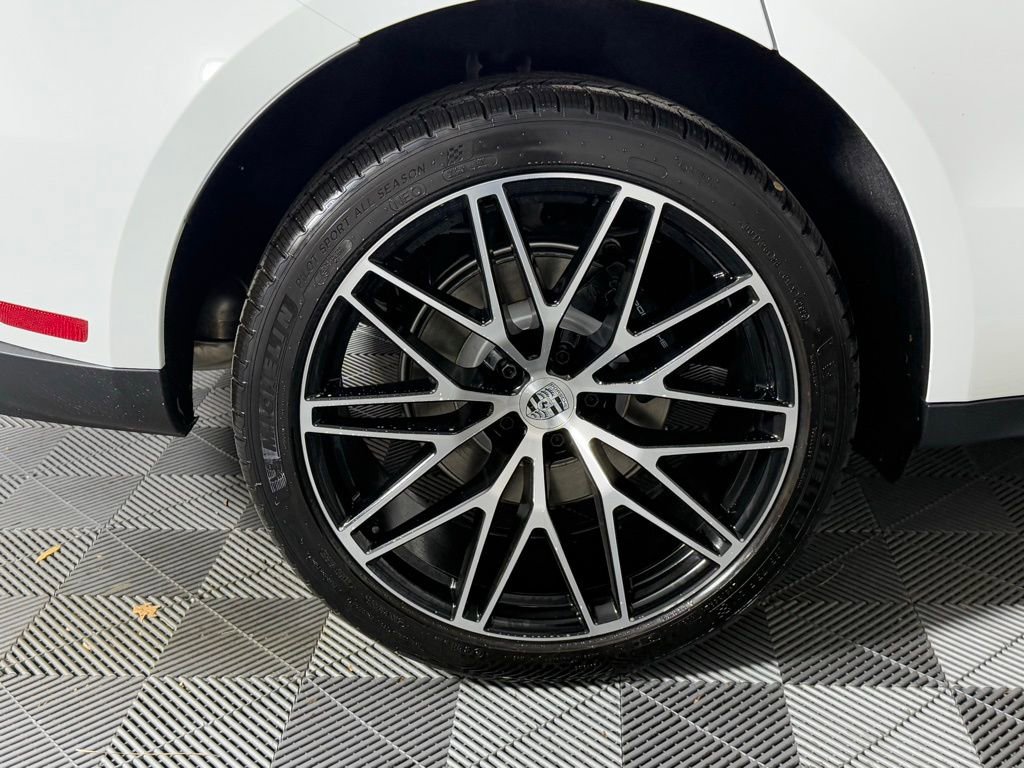 New 2026 Porsche Macan image 13