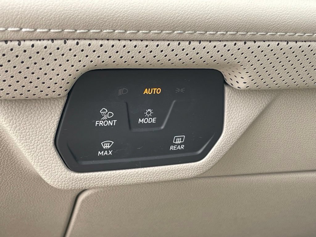 Used 2024 Volkswagen Atlas SEL Premium R-Line AWD/4WD image 13