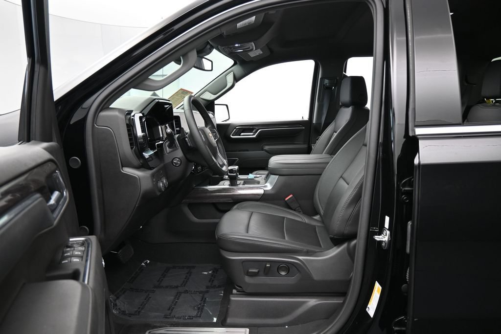Used 2026 Chevrolet Silverado 1500 LTZ RWD image 11
