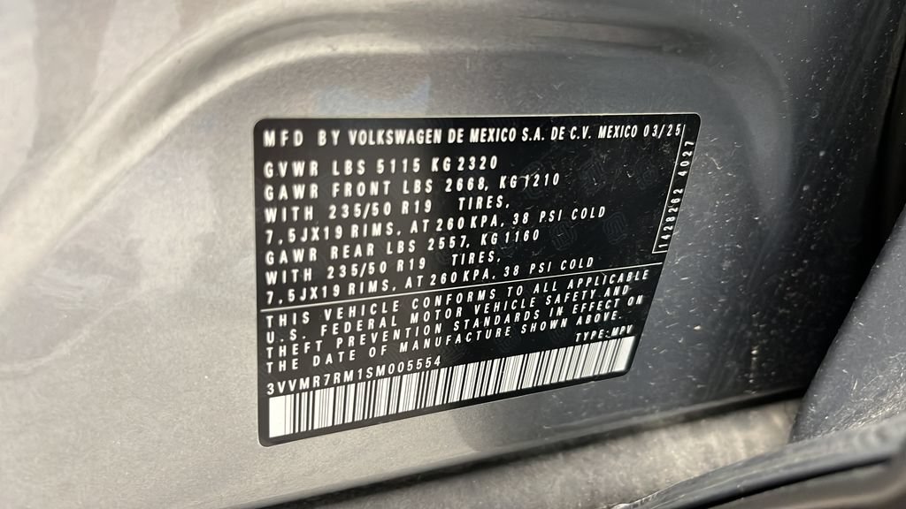 Used 2025 Volkswagen Tiguan SE w/ Panoramic Sunroof Package AWD/4WD image 27