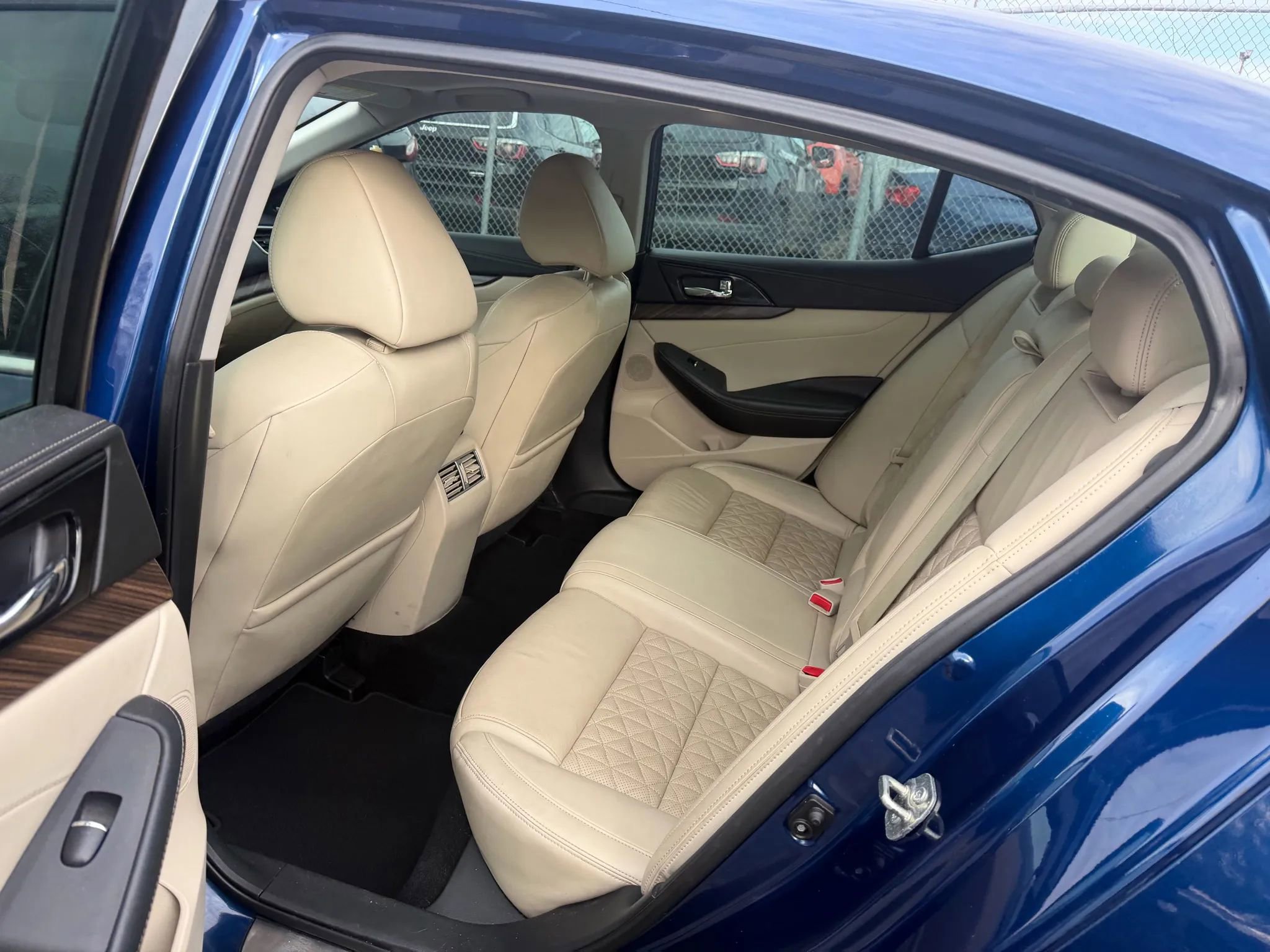 Used 2017 Nissan Maxima Platinum w/ Medallion Package image 14