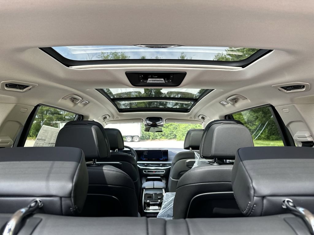 Used 2025 BMW X7 xDrive40i image 51