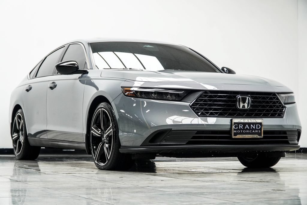 Used 2025 Honda Accord Sport image 5